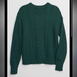Green fisherman Gap sweater